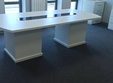 Toplantı masası