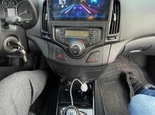 "Hyundai i30" maqnitolası