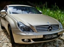 "Mercedes-Benz CLS (olivie)" modeli