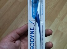 Diş fırçası "Sensodyne"