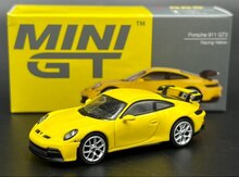 "Mini GT Porsche 911 GT3 Racing Yellow RHD" modeli