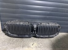 "BMW G30" radiator barmaqlığı