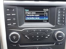 "Ford Fusion" monitor