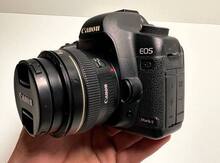 Canon 5D Mark 2 + 50mm f/1.4