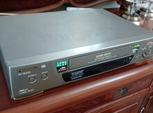 Videomaqnitofon "Panasonik NV-SD235"