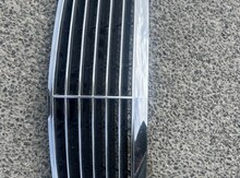 "Mercedes W211" radiator barmaqlığı
