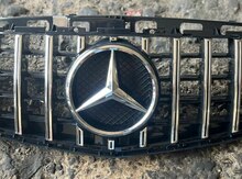 "Mercedes W212 2014" radiator barmaqlığı