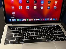 Apple MacBook Pro 2017 touchbar