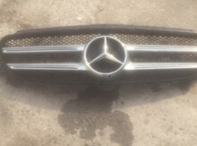 "Mercedes E300" radiator barmaqlığı
