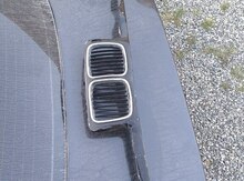 "BMW E34" radiator barmaqlığı