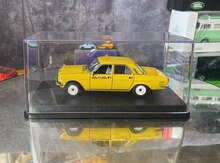 Коллекционная модель "VOLGA GAZ-2410 Taxi yellow 1989"