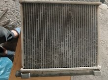 "Mercedes 190" radiatoru