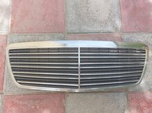 "Mercedes" radiator barmaqlığı 