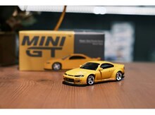 "Mini GT Nissan Silvia (S15) Rocket Bunny" modeli