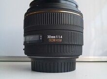 Linza "Sigma 30mm f/1.4 EX DC HSM Lens for Canon"