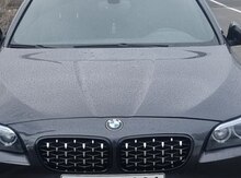 "BMW F10" radiator barmaqlığı