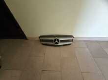 "Mercedes GL 550" radiator barmaqlığı