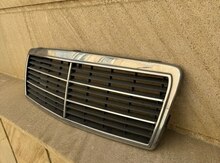 "Mercedes C Class" radiator barmaqlığı