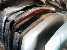 "Nissan Tiida" kapotu
