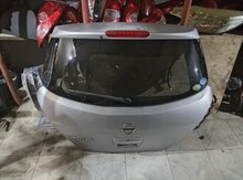 "Nissan Tiida" baqajı