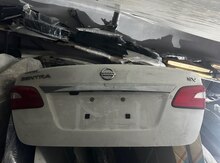 "Nissan Sentra" baqajı 