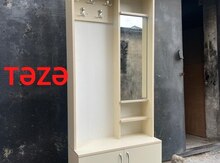 Dəhliz dolabı