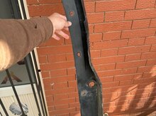 "BMW E39" üçün şüşənin alt plastması
