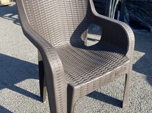 Plastik oturacaqlar
