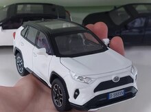 "Toyota RAV4 2019" modeli  (1:32) 