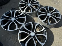 "Mercedes Viano" diskləri R17