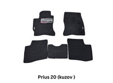 "Toyota Prius" avtomobil üçün ayaqaltı dəsti