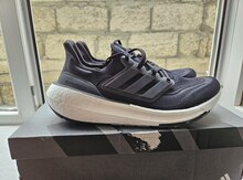 İdman ayaqqabısı "Adidas Ultraboost Light"