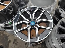 "BMW G30" diskləri R20