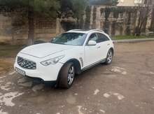Infiniti FX35, 2009 год