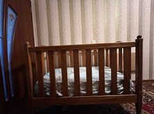 Детская кроватка с ортопедическим матрасом