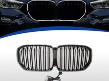 "BMW X5 G05" radiator barmaqlığı