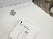 Usb-c to headphone jack