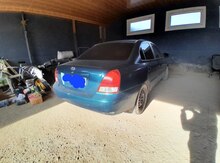 Hyundai Elantra, 2001 il