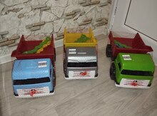 Oyuncaq maşınlar 