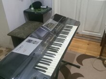 Sintezator "Roland VA-7"