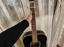 Akustik gitara