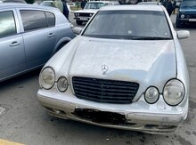 Mercedes E 220, 2000 il