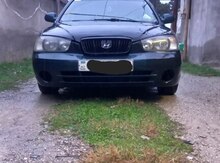 Hyundai Elantra, 2001 il