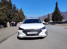 Hyundai Elantra, 2019 il