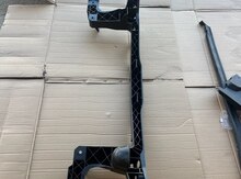 "Mercedes Vito" qabaq ekranı