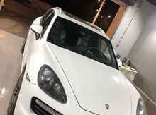 Porsche Cayenne GTS, 2014 il