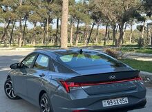 Hyundai Elantra, 2022 il