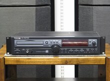 CD Recorder "TASCAM-CD-RW 700"