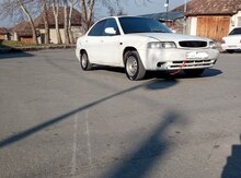 Daewoo Nubira, 1998 il