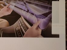 "Lynk&Co 05" avtomobilin monitorunun şüşə qoruyucusu